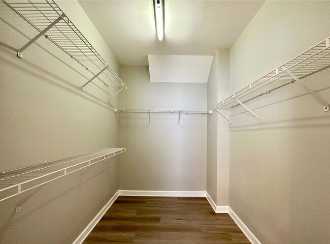 Building Photo - 4 BR/2.5BA | Newly Renovated Single Family Home |Fenced backyard| Elegant Brick Home in the Heart...