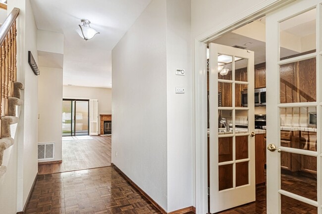 Building Photo - Two Primary Suites w/ Bonus Room l Prime L...
