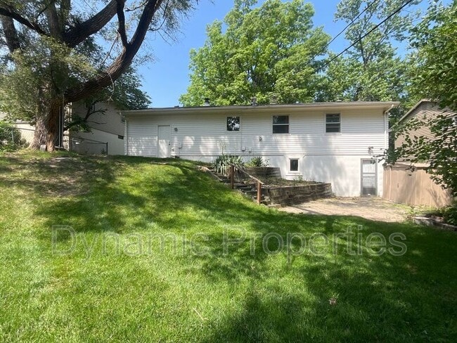 Building Photo - 3323 S 126th St
