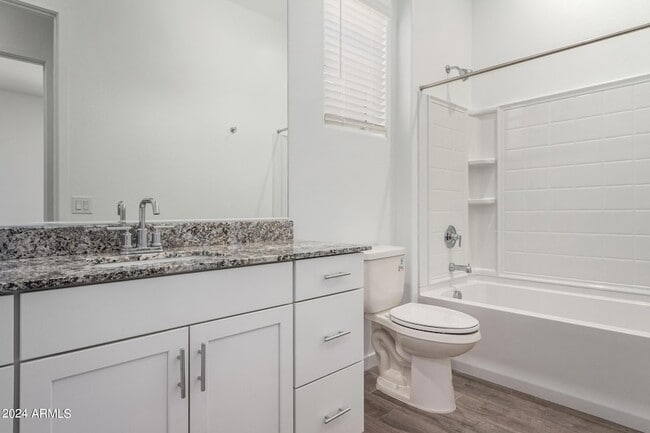 Building Photo - 3830 E Rainbow Dr