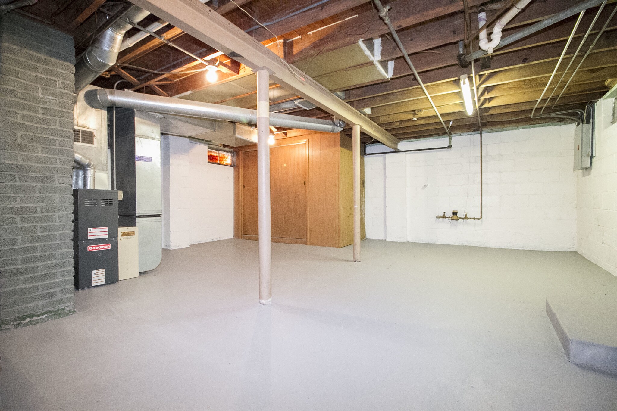 Building Photo - 2355 Ward St