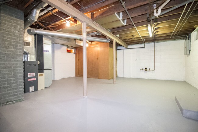 Building Photo - 2355 Ward St