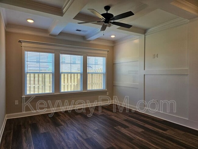 Building Photo - 3112 Venetian Dr