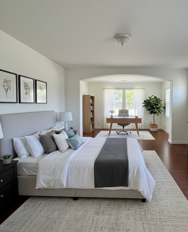 Building Photo - Beautiful Tri-Level Home in Prestigious Oa...