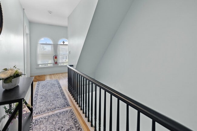 Building Photo - 48 Warren Ave