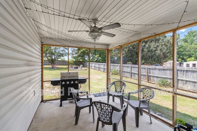 Building Photo - 133 Haywood Dr