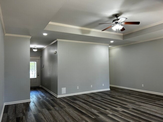 Building Photo - 210-210 Hidden Meadows Dr