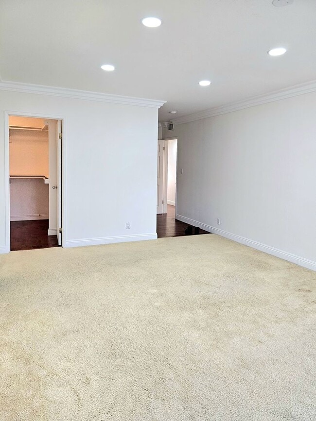 Building Photo - Beautiful Rental In Buena Park