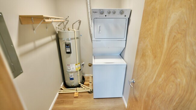 Building Photo - Baker Street Lofts