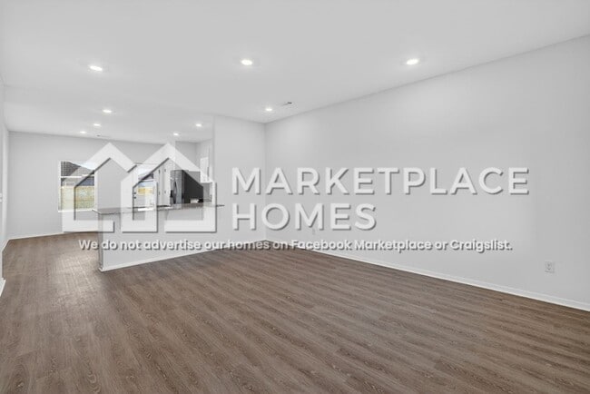 Building Photo - 2644 E Gila Wy