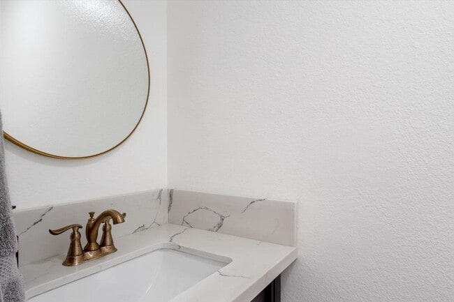 Building Photo - 2-Bed, 2.5 Bath Ocean View Townhome in Alta Mira Carlsbad