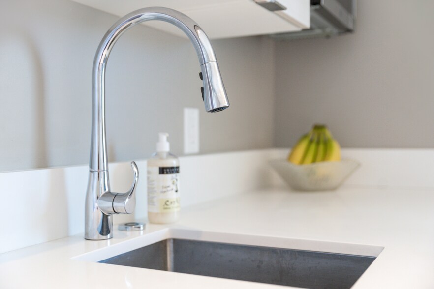 Building Photo - 930 Pueo St