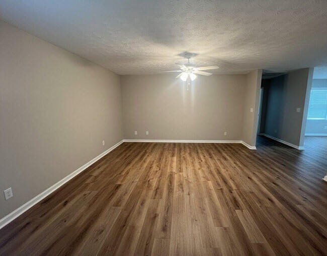 Building Photo - 462 Peachtree Ridge Dr NW