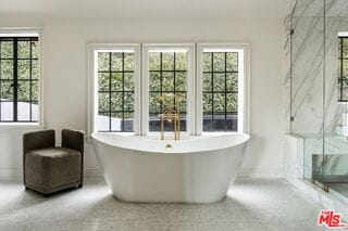 Building Photo - 10950 Bellagio Rd