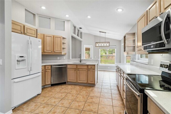 Building Photo - 7 Arbor Oaks Dr