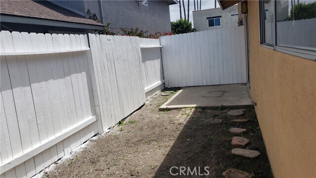 Building Photo - 16562 Goldenwest St