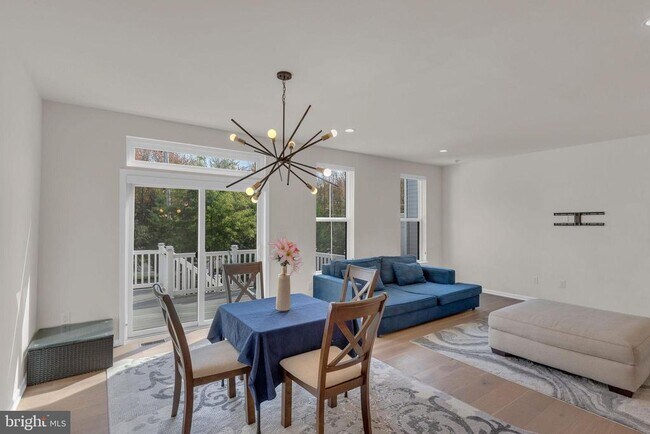 Building Photo - 29 Beachwood Dr