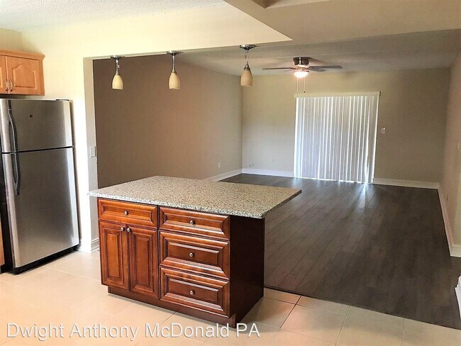 Building Photo - 2835 Somerset Park Dr