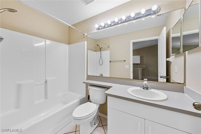 Building Photo - 841 SE 8th Terrace