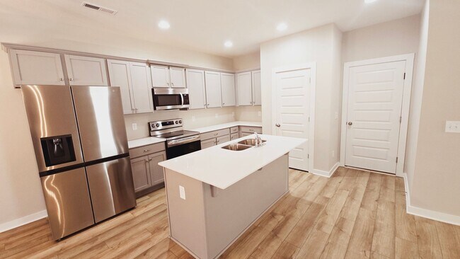 Building Photo - 2122 Ellsworth Lp Rd