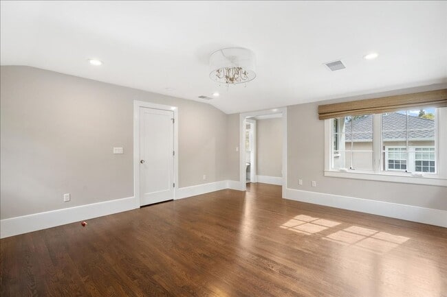 Building Photo - 1133 42nd St