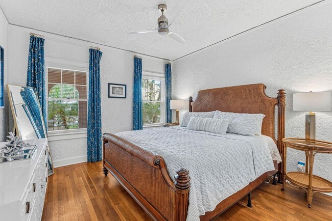 Building Photo - 217 Coconut Ave