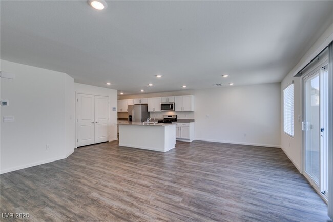 Building Photo - 2646 Snapdragon Fls Ave