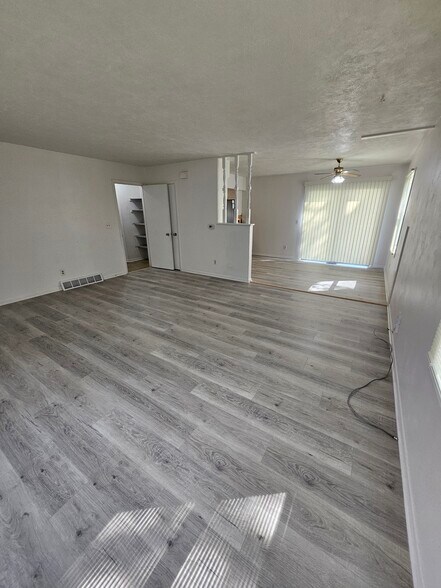 Building Photo - 406 30th Ave