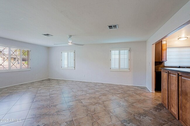 Building Photo - 5509 E Cheery Lynn Rd