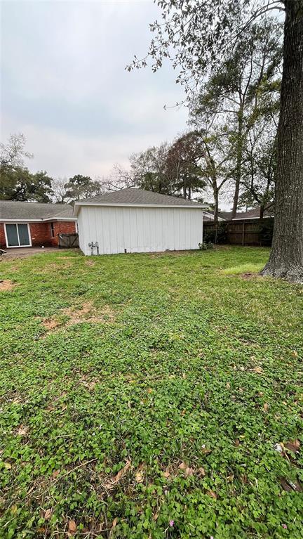 Building Photo - 10218 Oak Point Dr