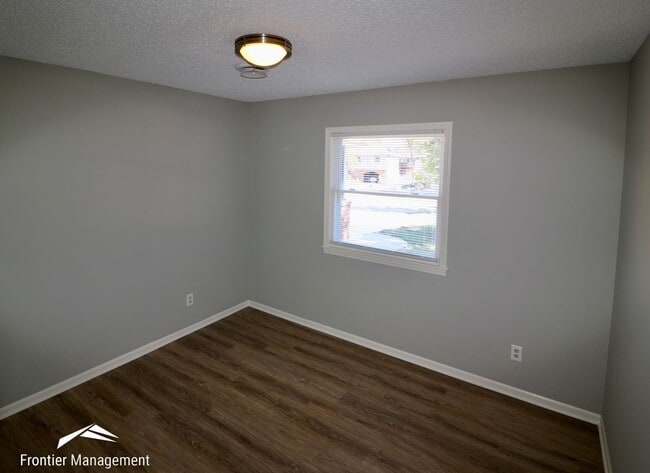 Building Photo - Newly Remodeled Home Near Cico Park