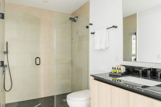 Building Photo - 225 N Miami Ave