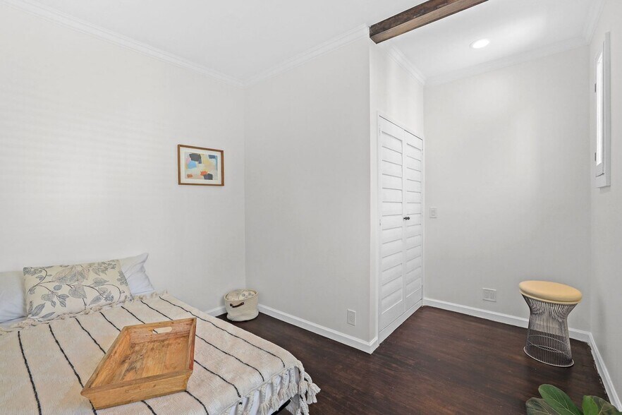 Building Photo - 249 Columbia Pl