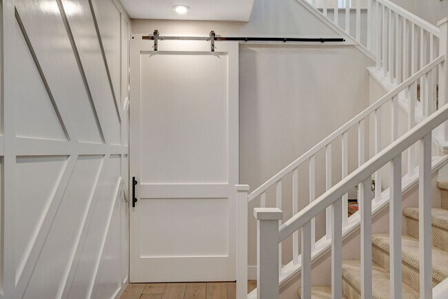 Building Photo - Luxury Fully Furnished Designer Home in Inspirada!