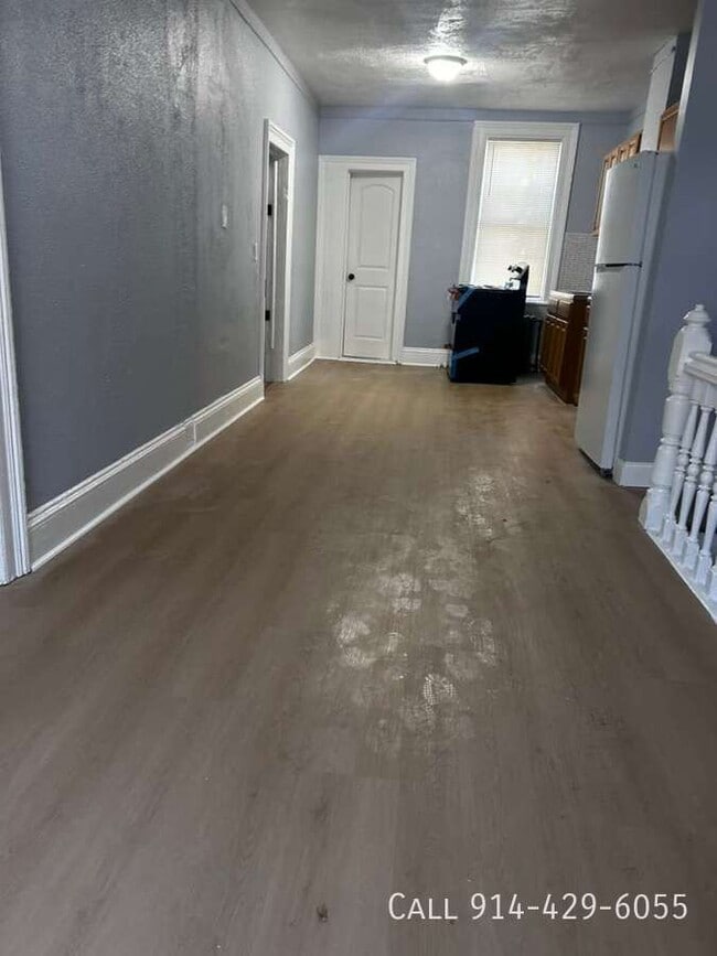 Building Photo - 51 S High St