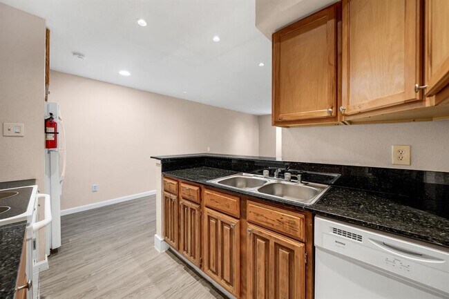 Building Photo - 2110 Wilcrest Dr