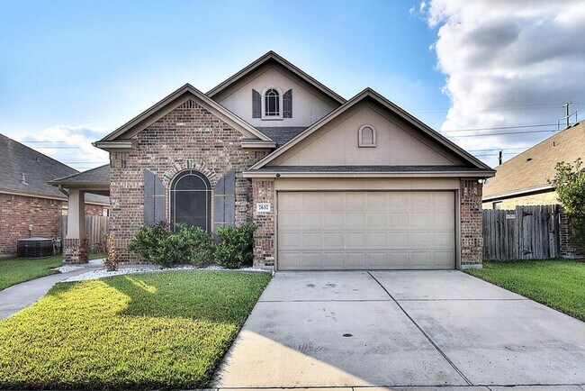 Primary Photo - 7637 Cattlemen Dr