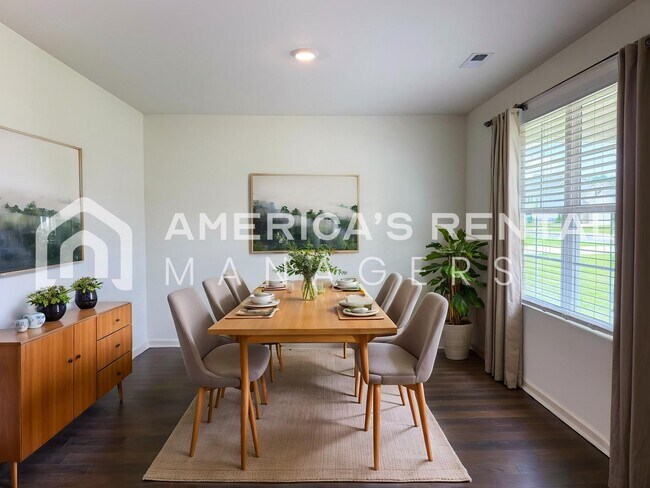 Building Photo - Move-in Special! Beautiful 5 Bed, 2 Bath h...