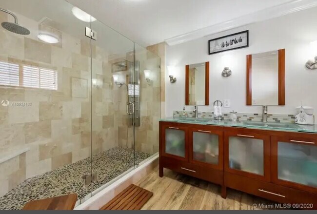 Building Photo - 15770 SW 141st Ct