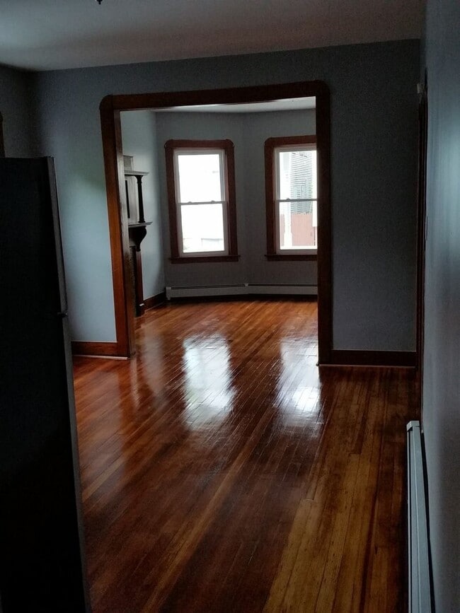 Building Photo - 662 State St