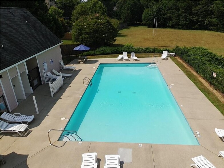 Building Photo - 3385 Wellbrook Dr