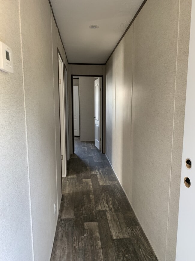 Building Photo - 325 Belew St