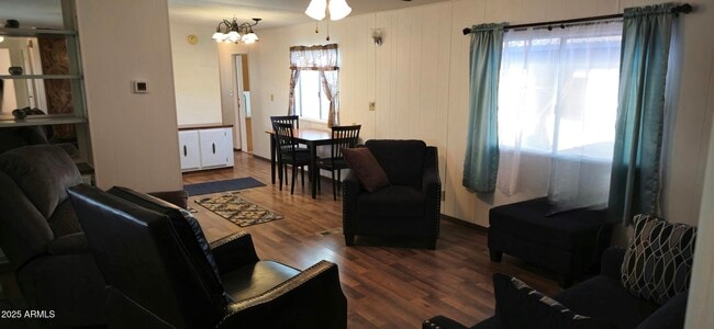 Primary Photo - 26545 Grandview W Dr