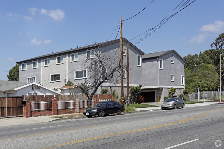 Primary Photo - 7359 Kester Ave