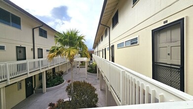 Building Photo - Koolau Vista! Kailua Town convenience. 2 bed, 1.5 bath, 1 covered parking!