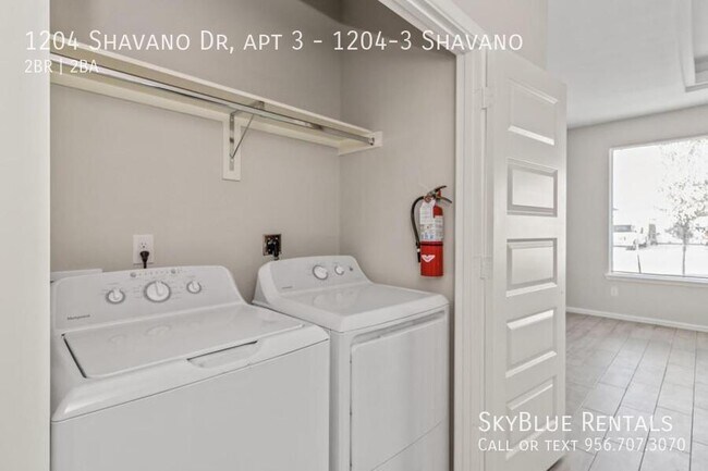 Building Photo - 1204 Shavano Dr