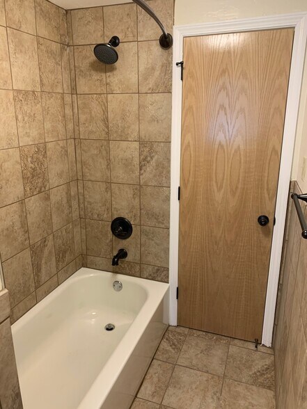 Building Photo - 859 St Paul Ave