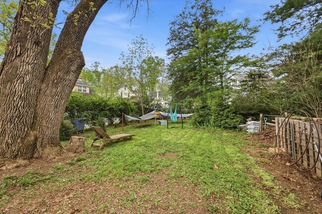 Building Photo - 201 Bowdoin Ave