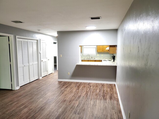 Building Photo - 2903 Woodrich Dr