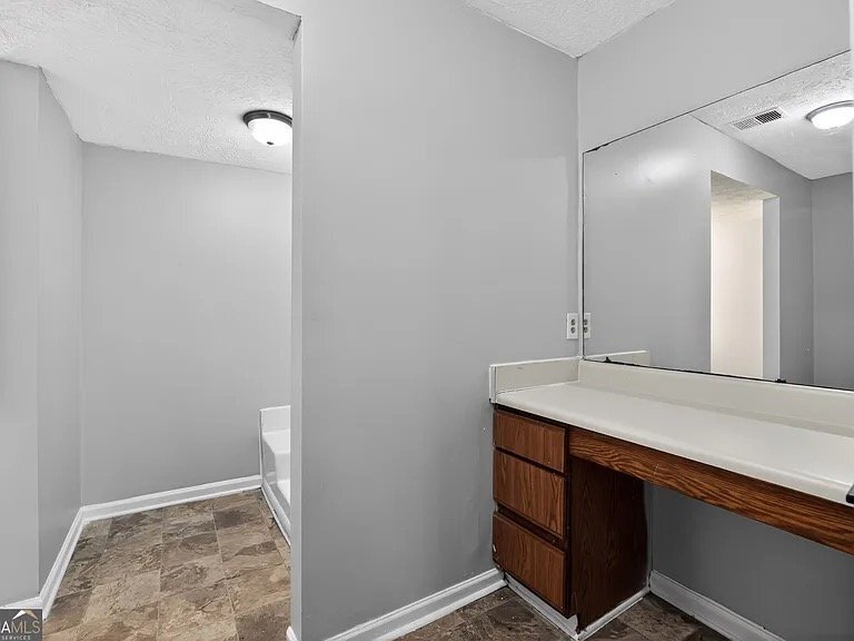 Building Photo - 1009 Salisbury Trail